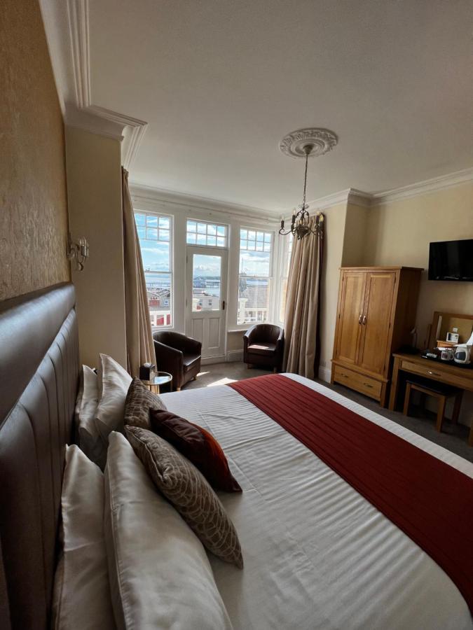 ווסטון סופר מארה Queenswood Hotel מראה חיצוני תמונה