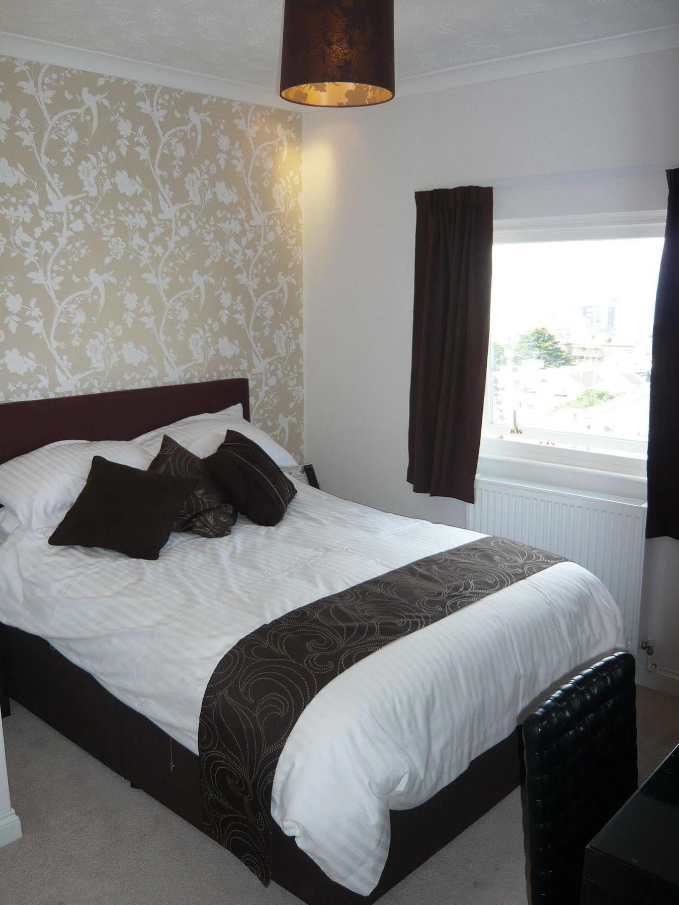 ווסטון סופר מארה Queenswood Hotel מראה חיצוני תמונה